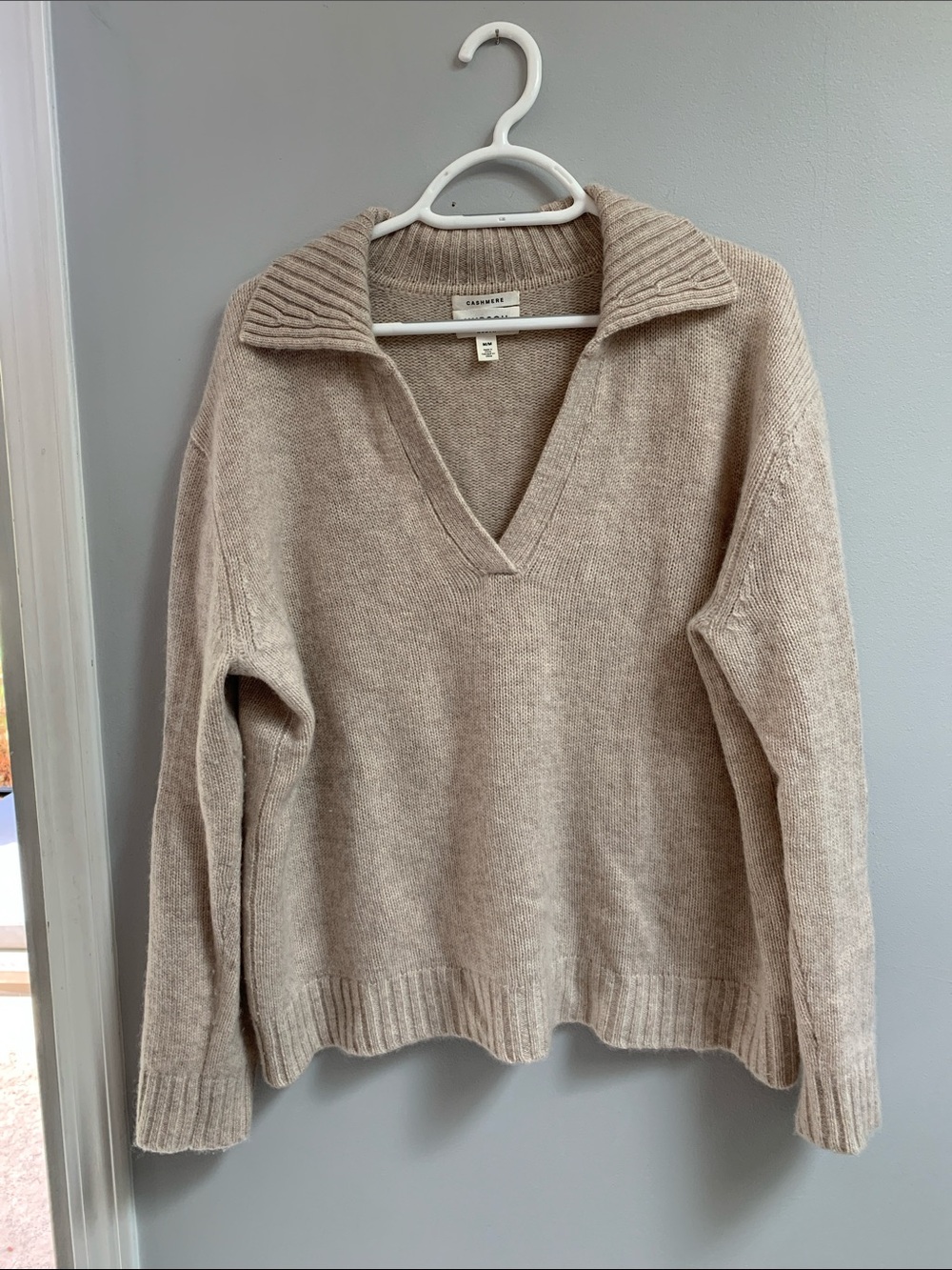 100% Cashmere Cozy Beige V-Neck Collared Sweater